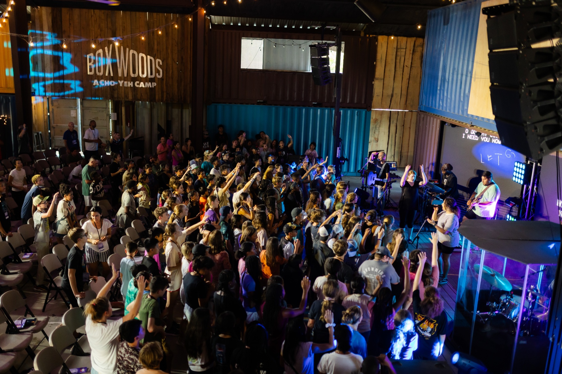 Worship inside Boxwoods